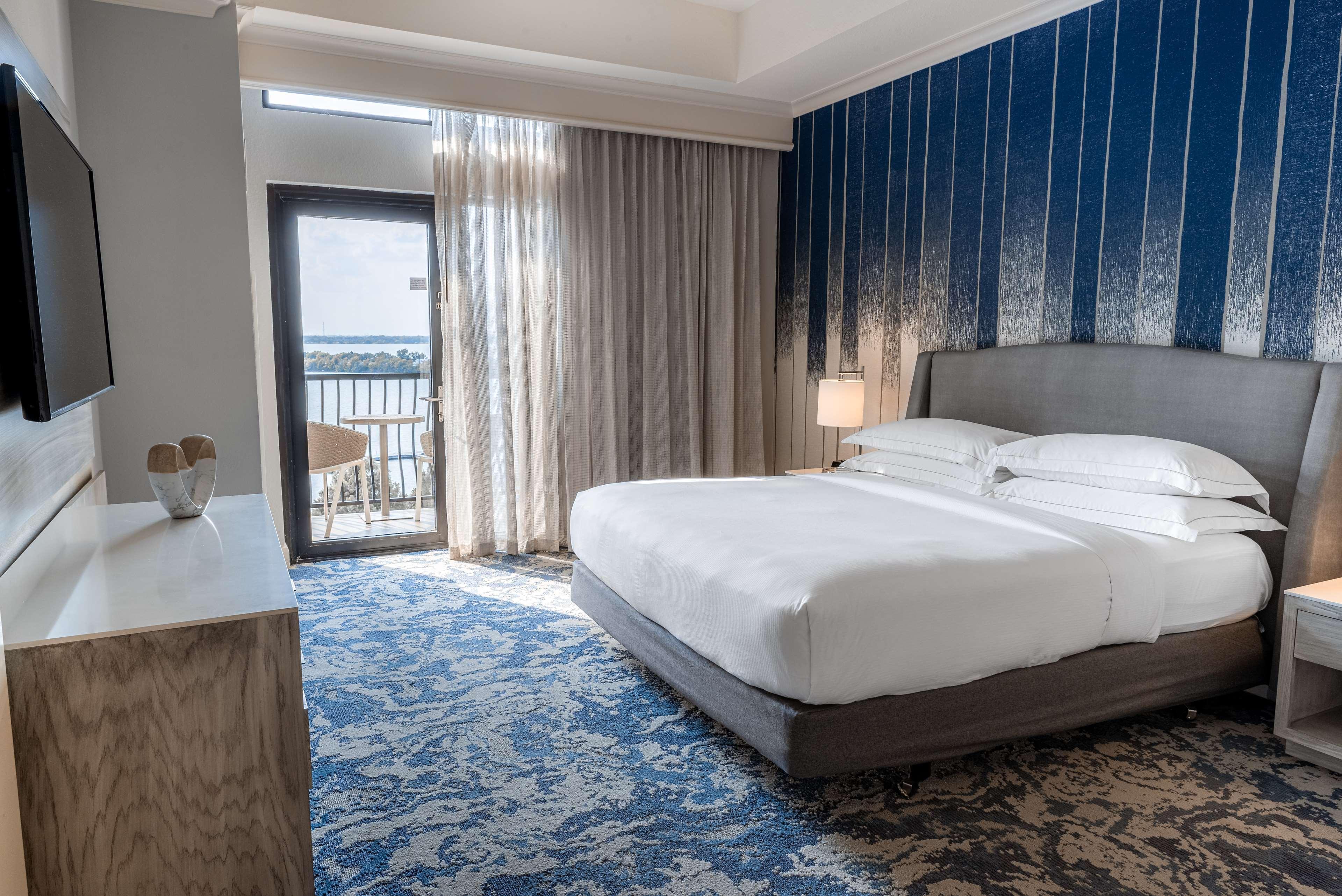 Hilton Dallas/Rockwall Lakefront Hotel Екстериор снимка