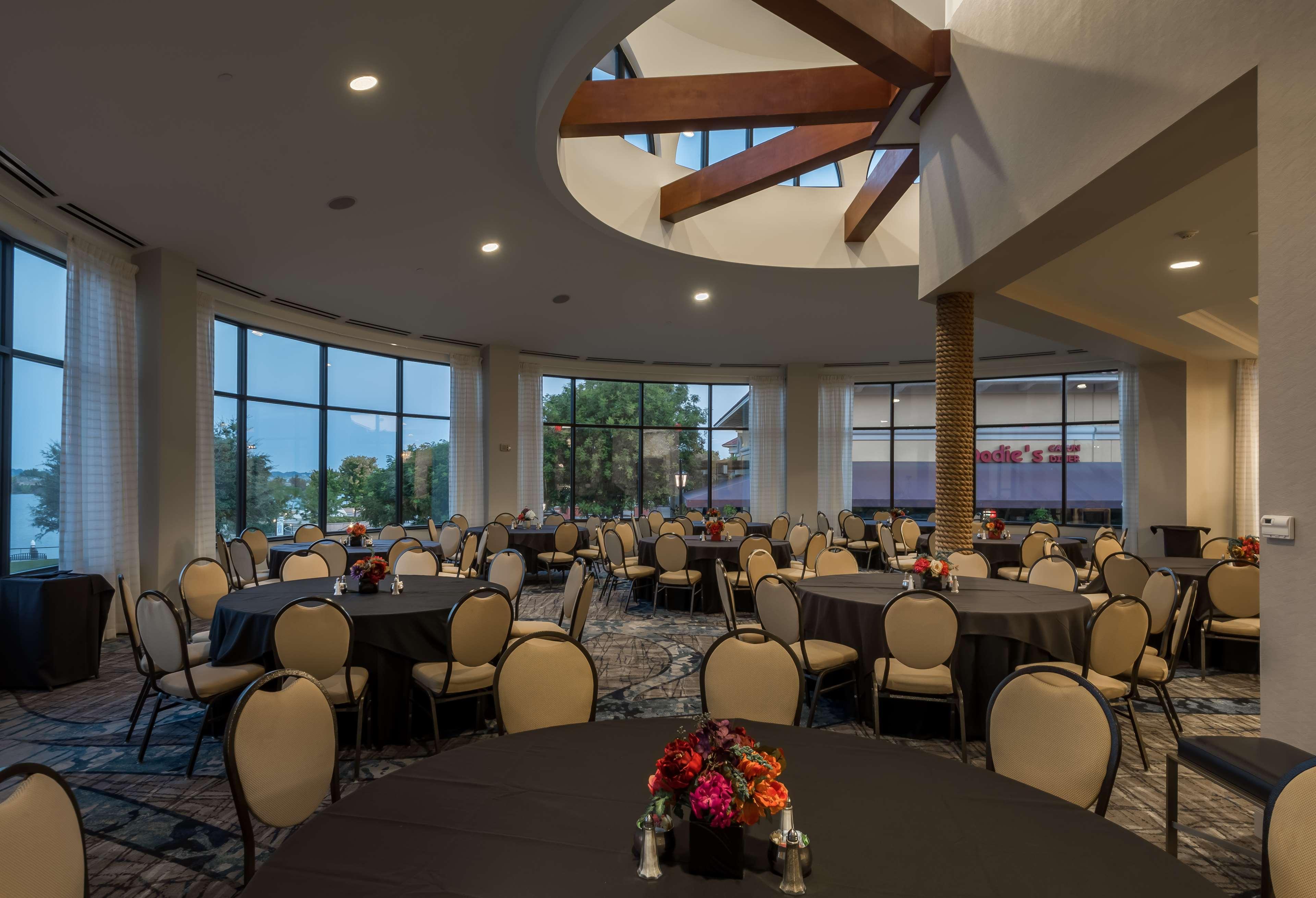 Hilton Dallas/Rockwall Lakefront Hotel Екстериор снимка