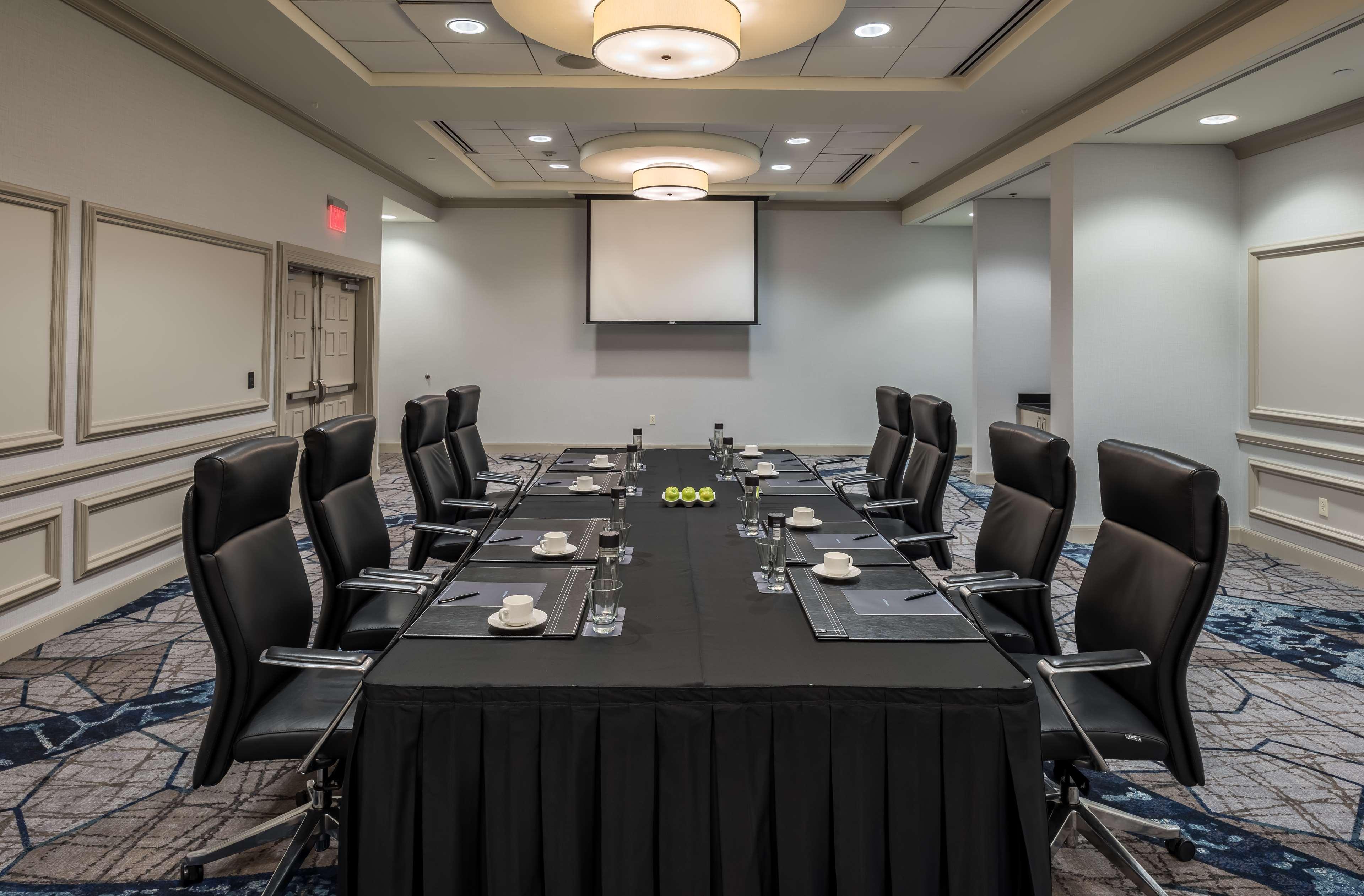 Hilton Dallas/Rockwall Lakefront Hotel Екстериор снимка