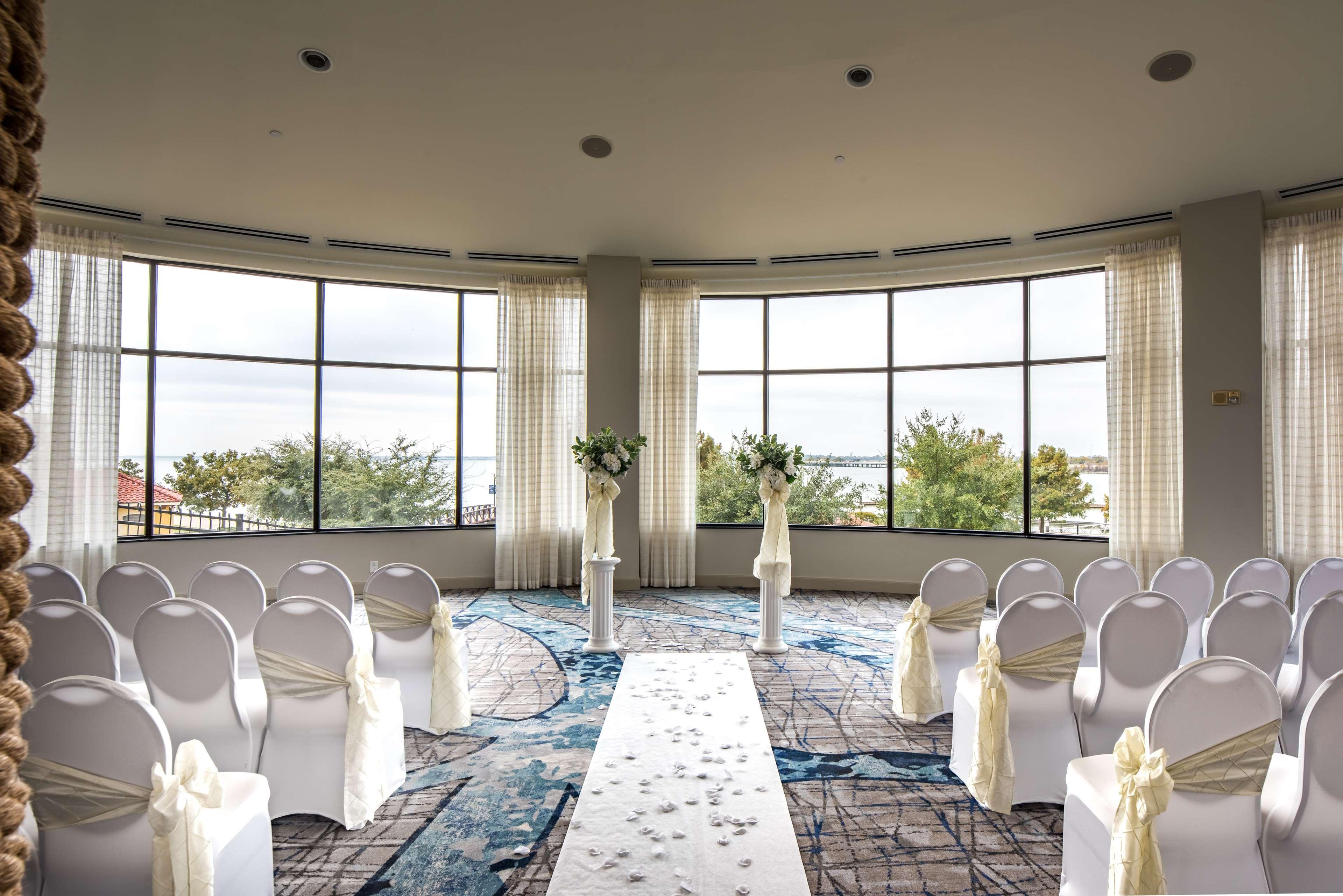 Hilton Dallas/Rockwall Lakefront Hotel Екстериор снимка