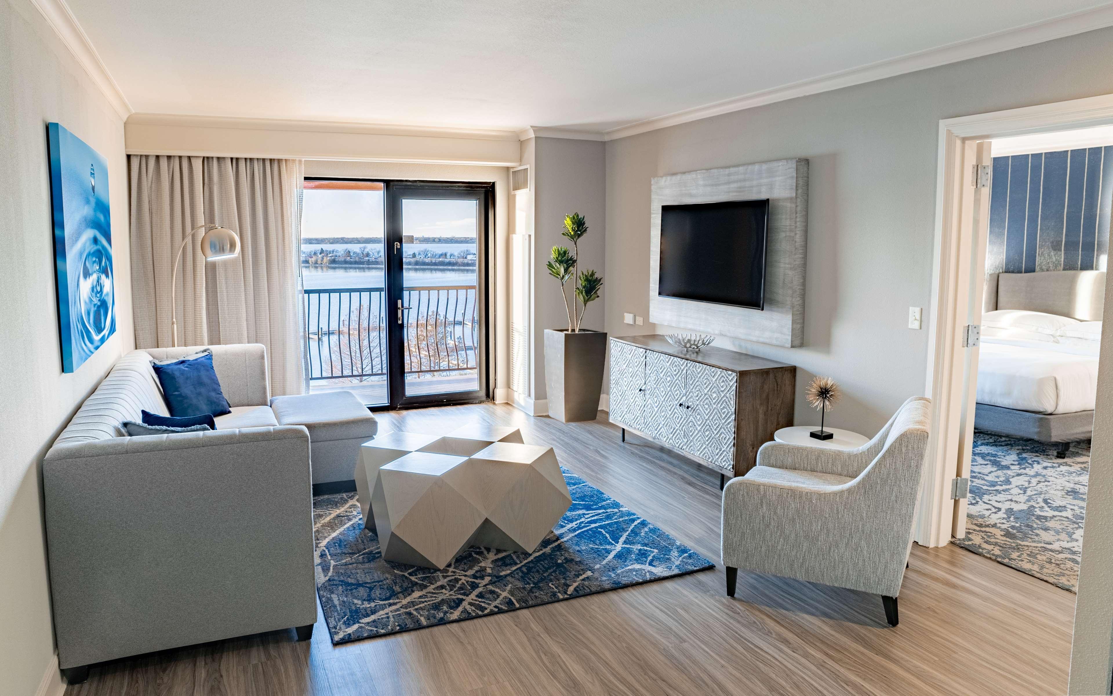 Hilton Dallas/Rockwall Lakefront Hotel Екстериор снимка
